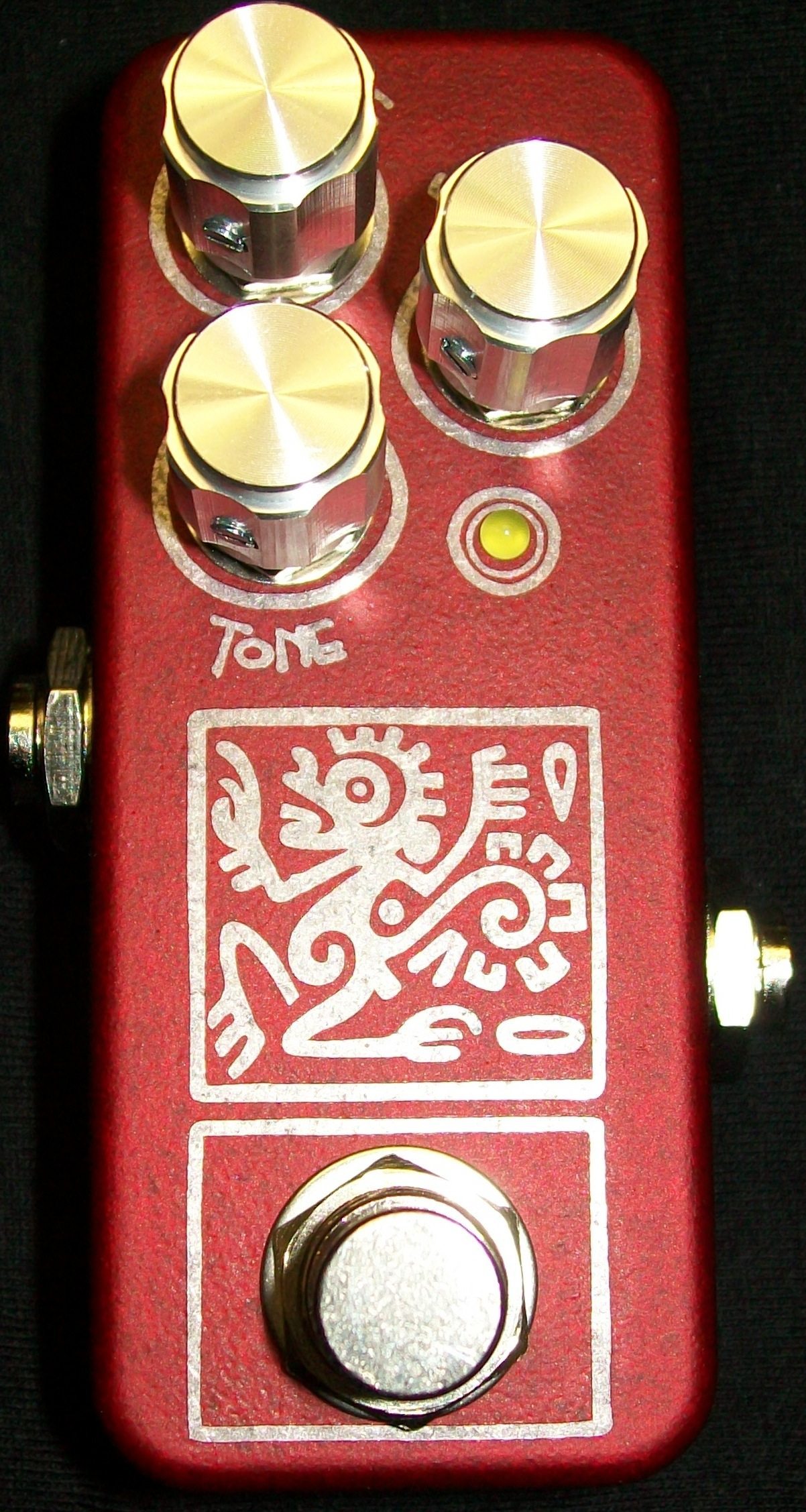 end of world fuzz pedal 001