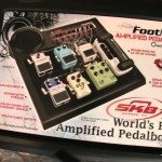 Sweetwater's Sweet Deal : A SKB Footnote Pedalboard w BUILT in SPEAKER!  unboxing / demo / review